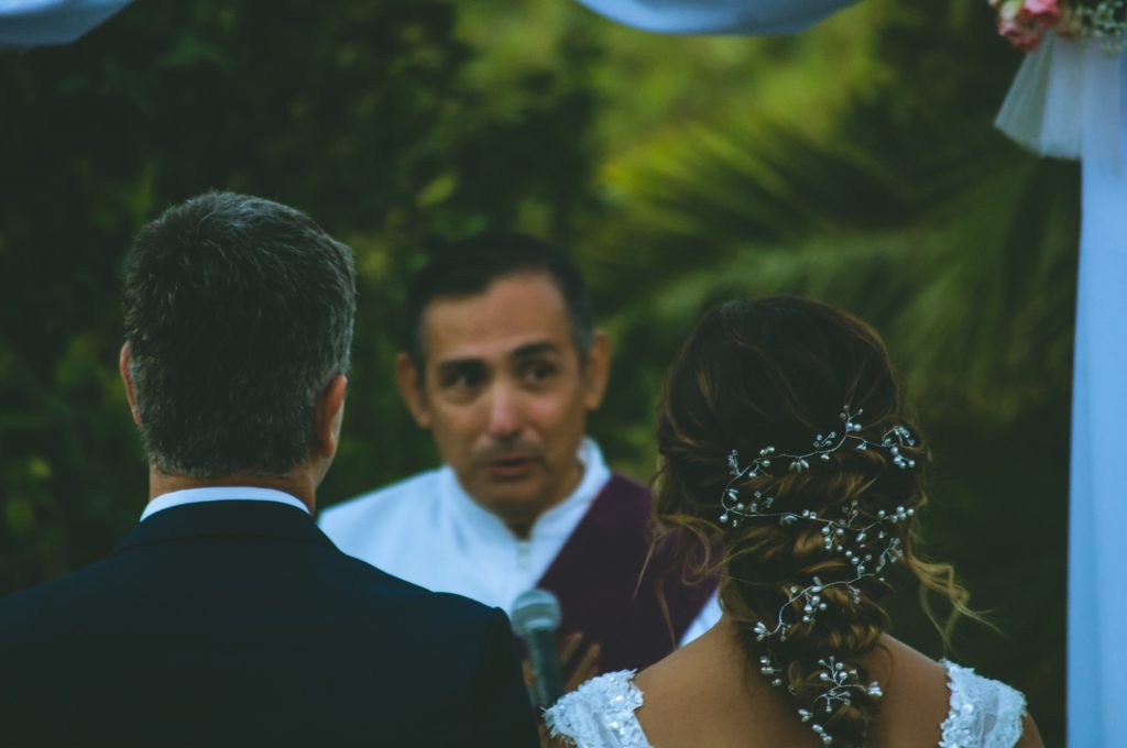 wedding officiant tips
